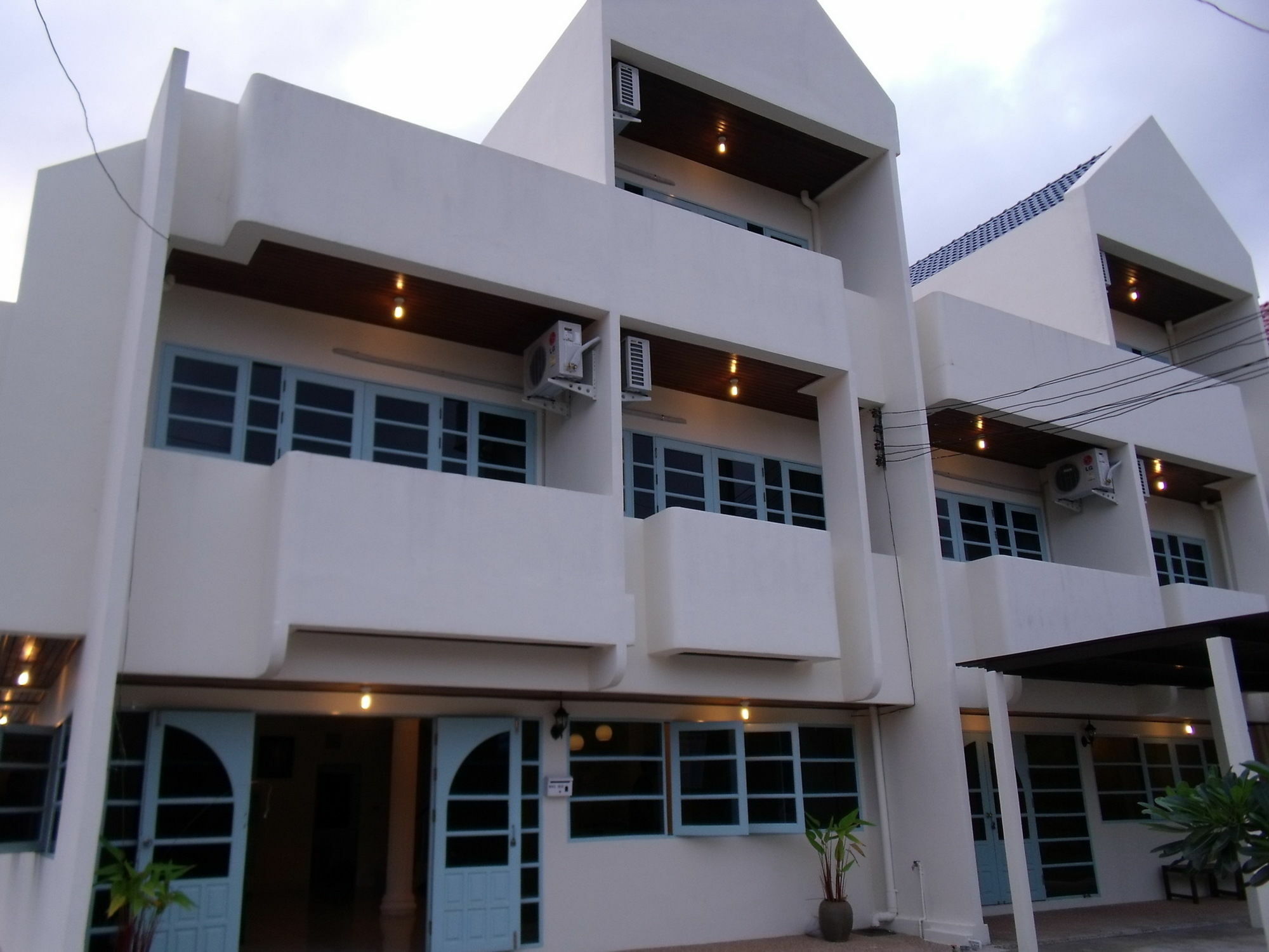 Albatross Guesthouse @ Thungwualaen Beach Pathiu Exterior foto